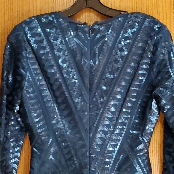 ⭐BRAND NEW: BCBGMAXAZRIA Morris Bodycon Dress⭐ - Picture 6 of 8